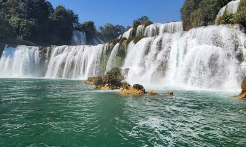 Tour du lịch Cao Bằng - Pác Bó - Bản Giốc - Ngườm Ngao - Núi Mắt Thần - Hồ Ba Bể 3 ngày 2 đêm